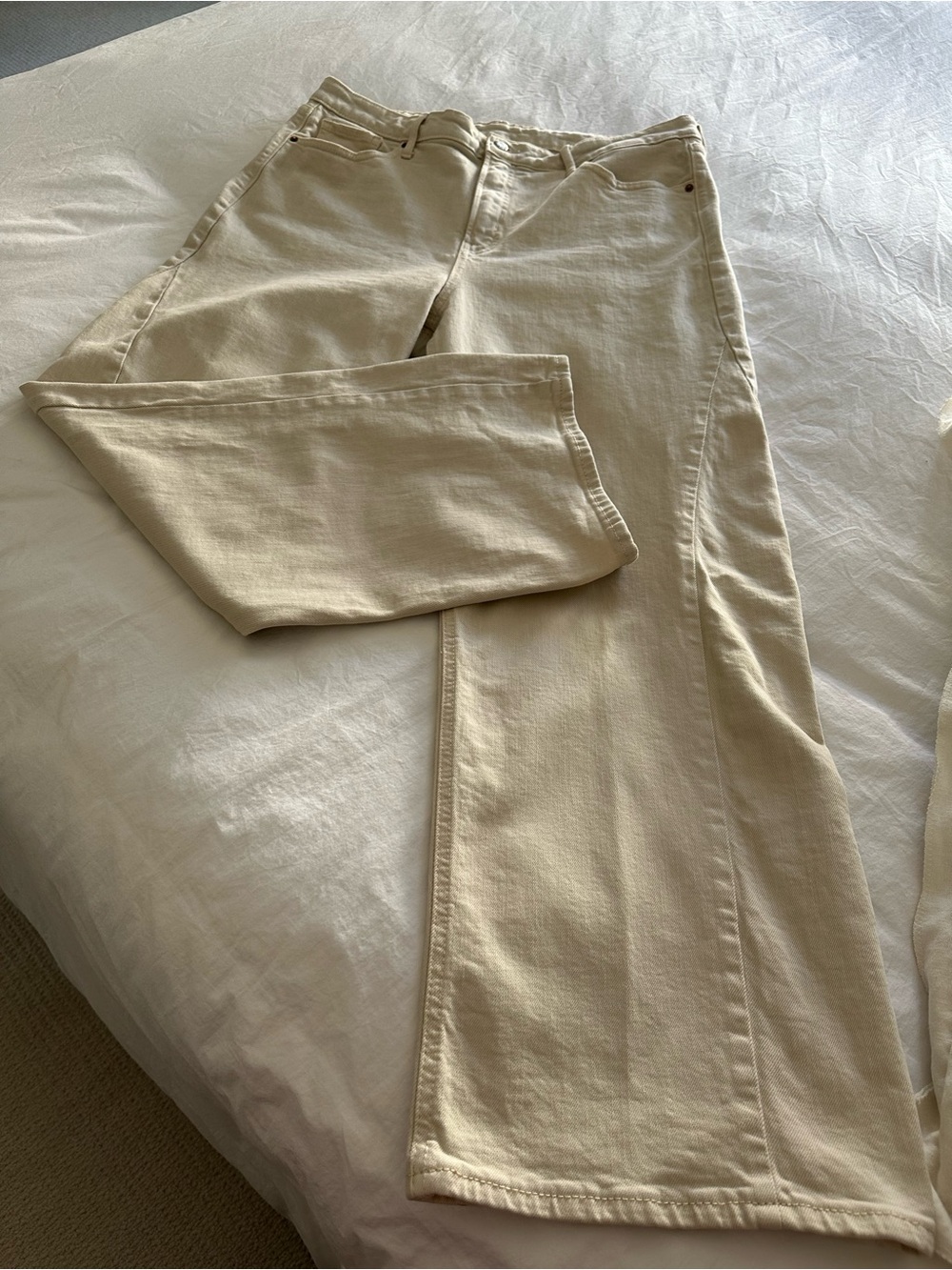 Old Navy high rise, wide leg jeans in cream, size 16 - Picture 8 of 13